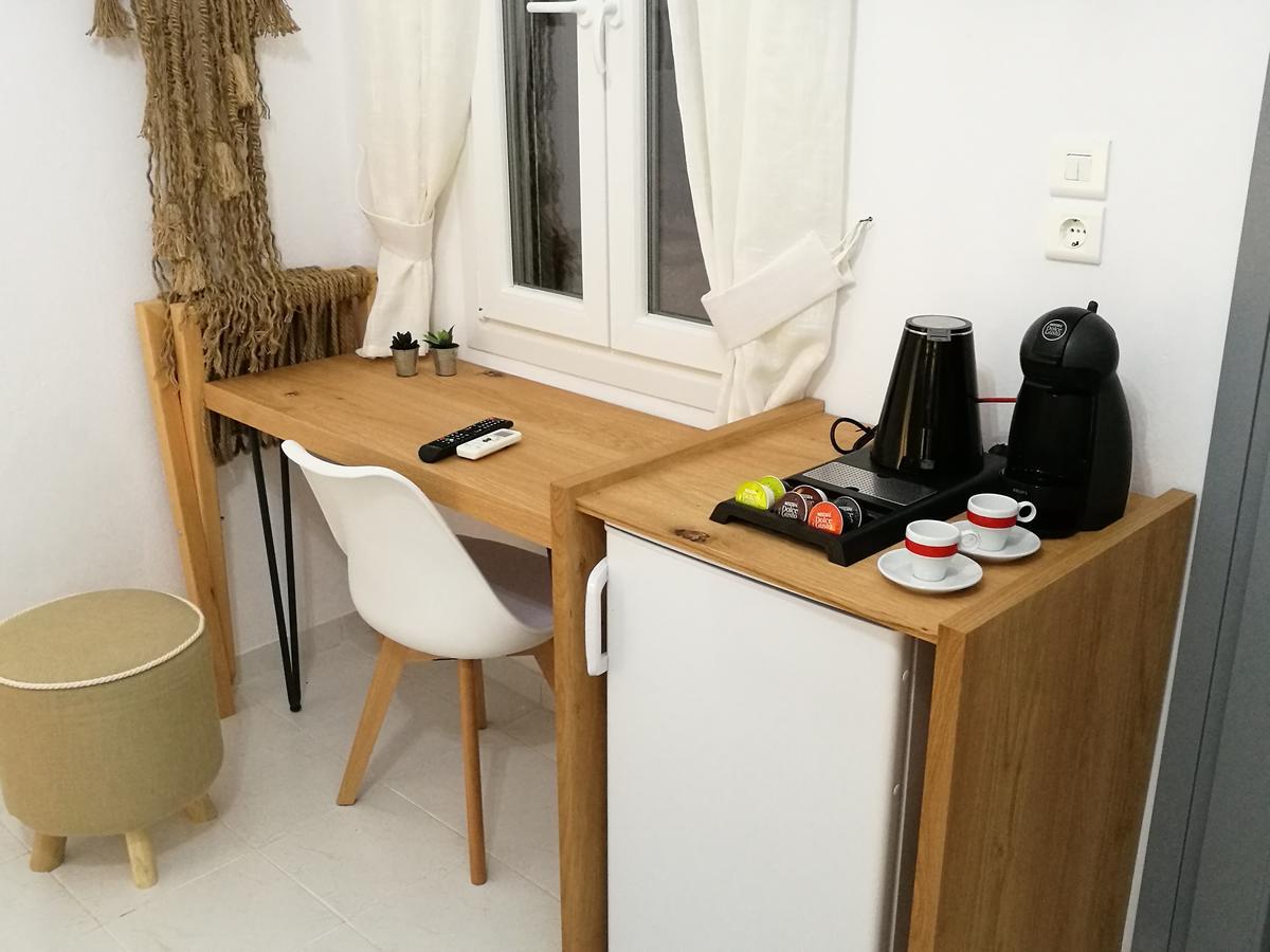 Gerania Milos Apartment Adamantas  ภายนอก รูปภาพ