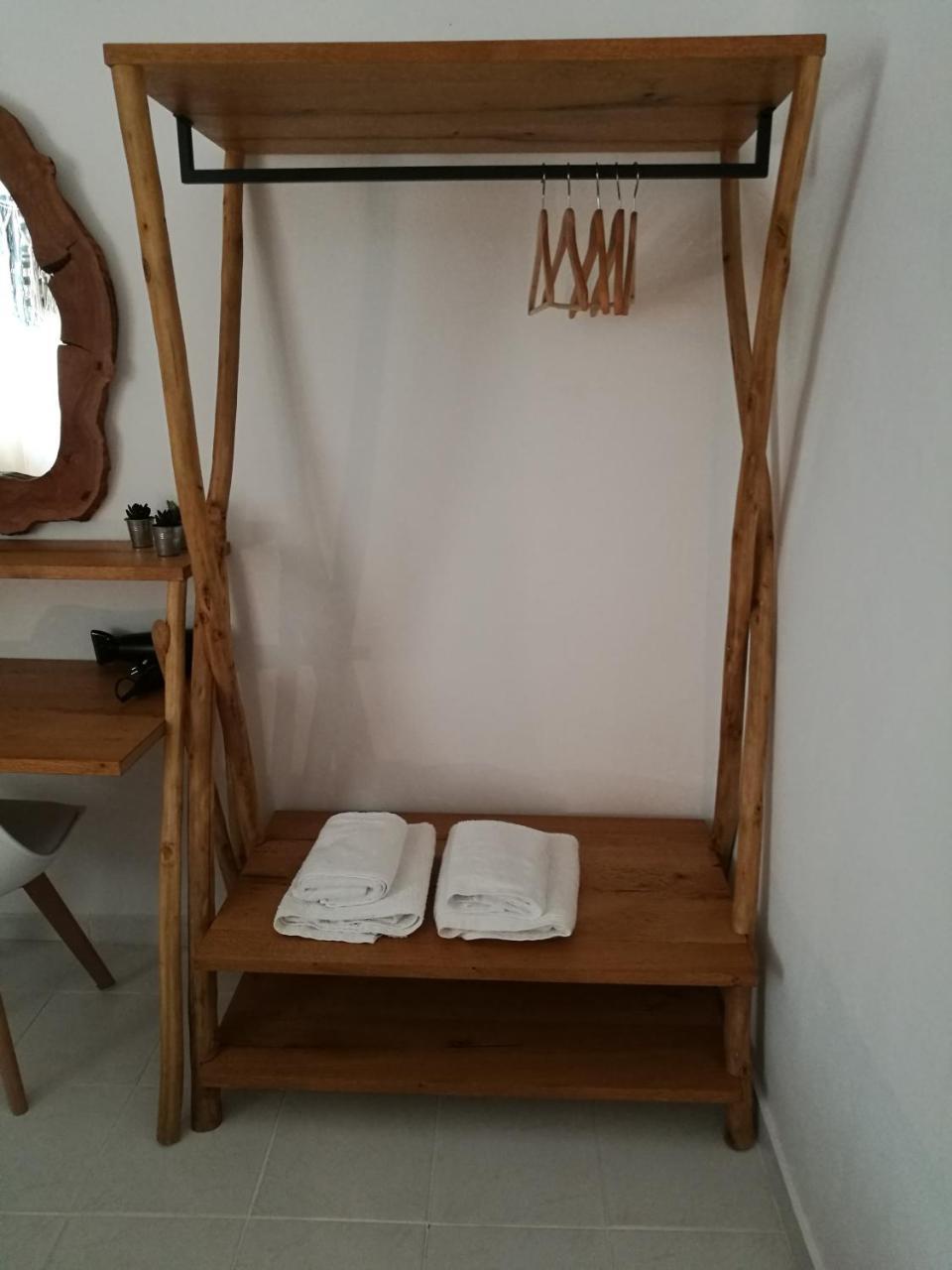 Gerania Milos Apartment Adamantas  ภายนอก รูปภาพ