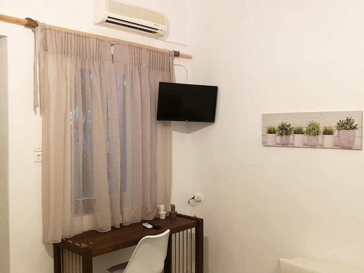 Gerania Milos Apartment Adamantas  ภายนอก รูปภาพ