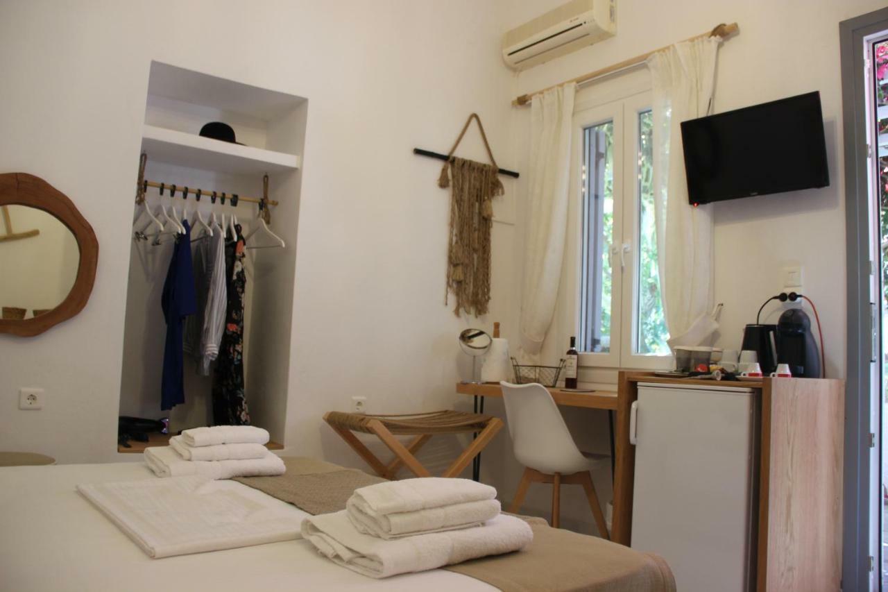 Gerania Milos Apartment Adamantas  ภายนอก รูปภาพ